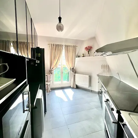 Charming Parisian Appartamento